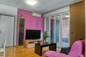 Cozy and charming 2-bedroom in Isola with Big terrace
